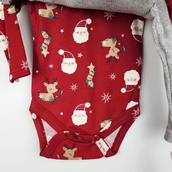 Kyle & Deena New York Baby 3 Piece Set: Two Onesies  & One Beanie, Size 3-6M - Picture 2 of 8